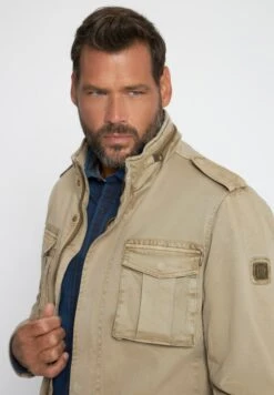 JP1880 Lichte Jas - Zand -JP1880 Winkel a9a4b51479924fe2937191b08a988915