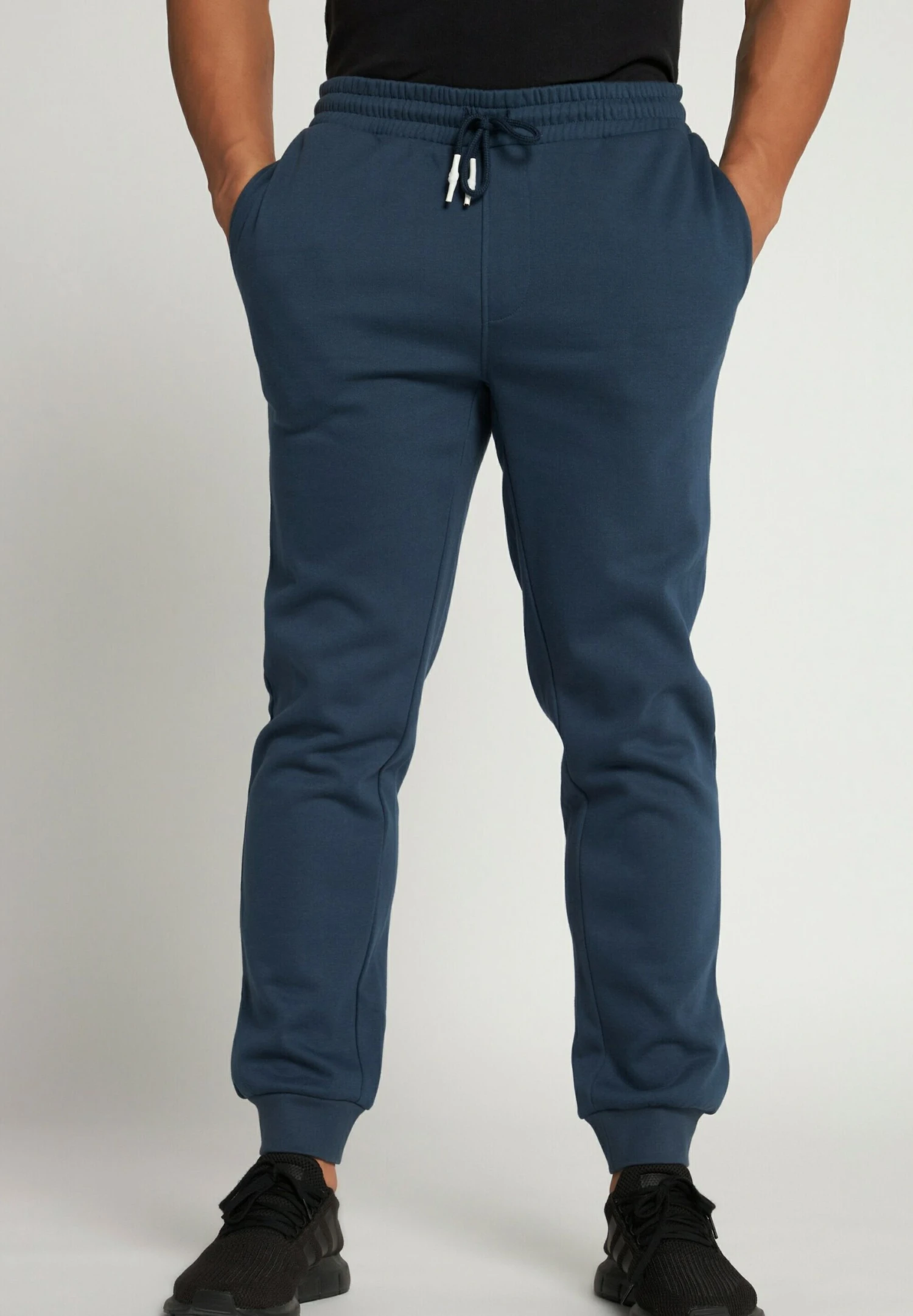 JP1880 Trainingsbroek - Mattes Nachtblau 1 JP1880 Trainingsbroek - Mattes Nachtblau